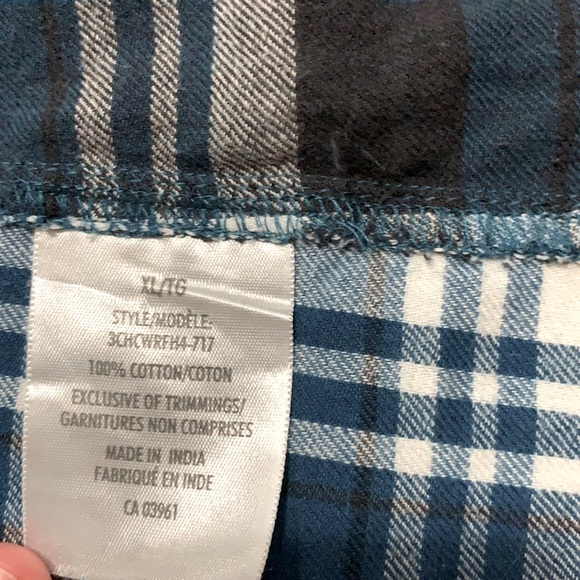 Button Up Top - Picture 3 of 3